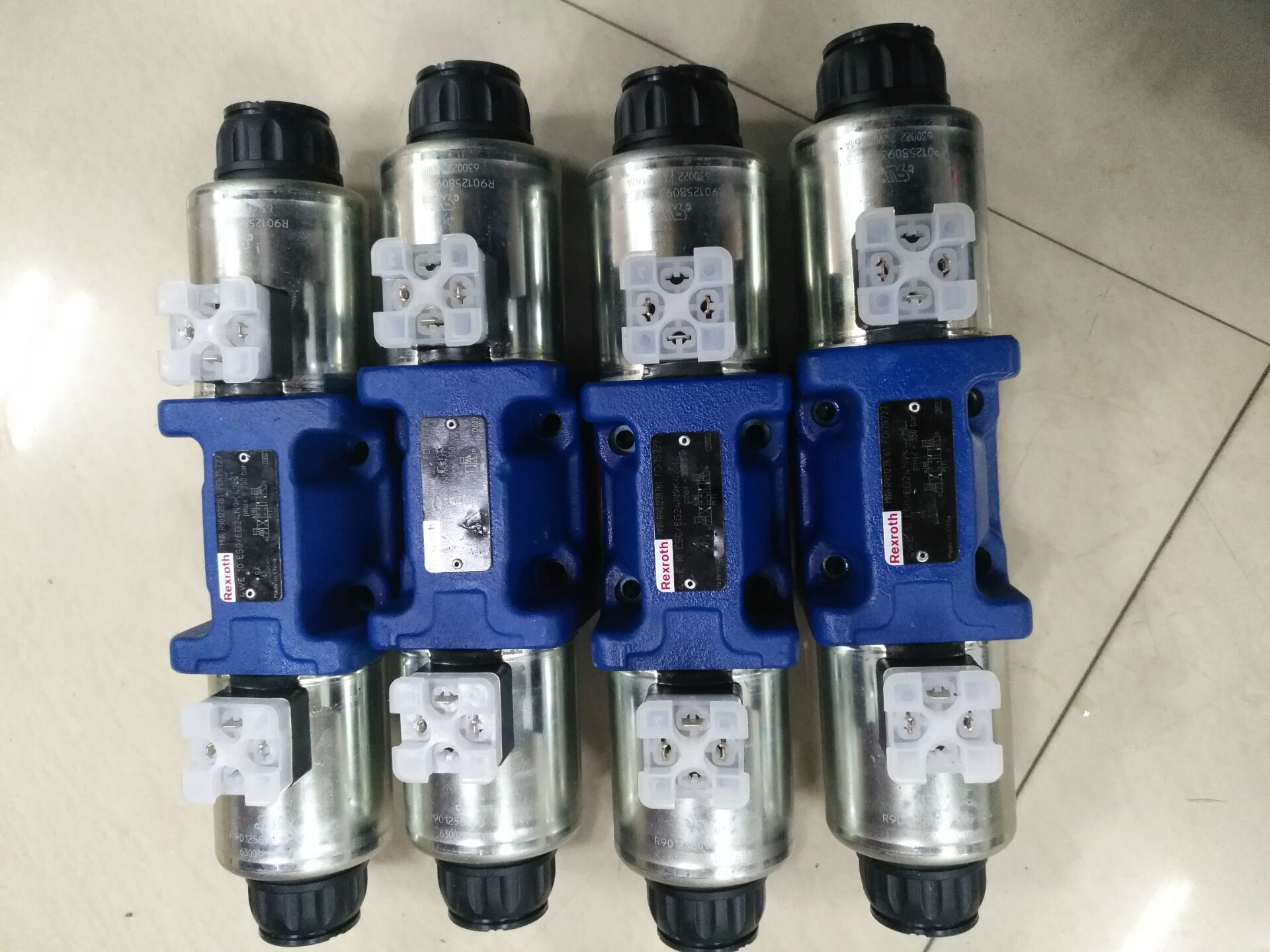 4WE10E50 EG24N9K4 M.jpg