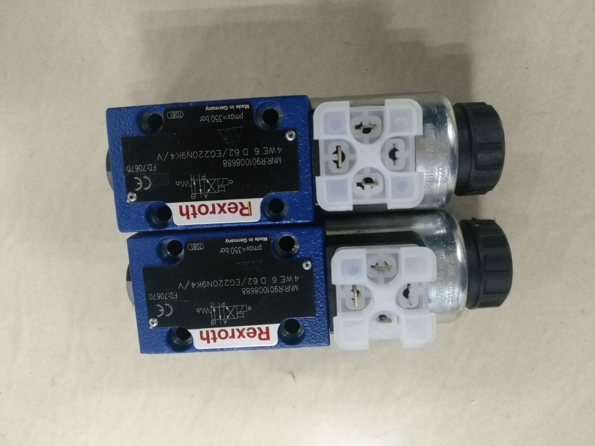 4WE6D62 EG220N9K4V.jpg